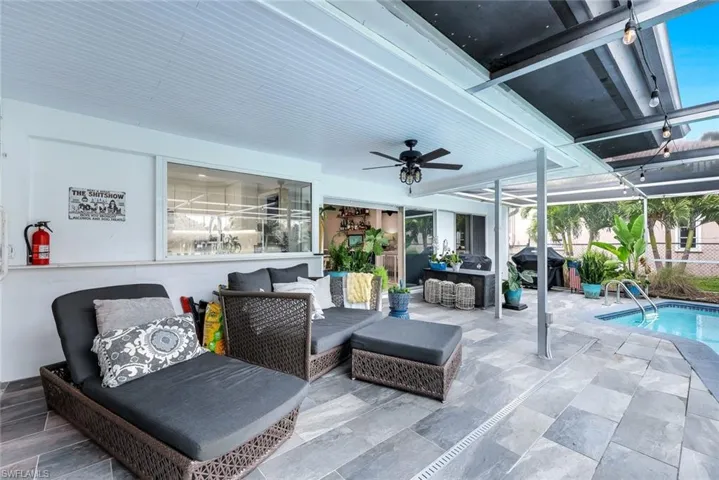 419  Pinecrest  CT, Cape Coral, FL 33904