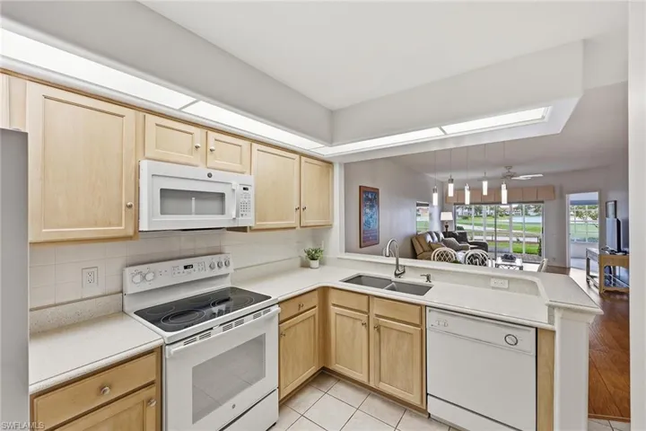 28072 Cavendish Ct 2204, Bonita Springs, Florida 34135