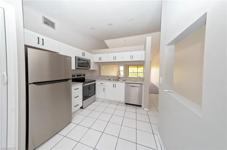 Spacious_open_kitchen