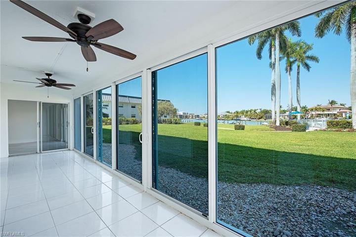 383  Harbour  DR, Naples, FL 34103