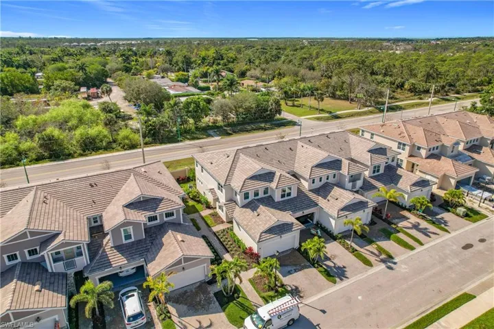 4664  Arboretum  CIR, Naples, FL 34112