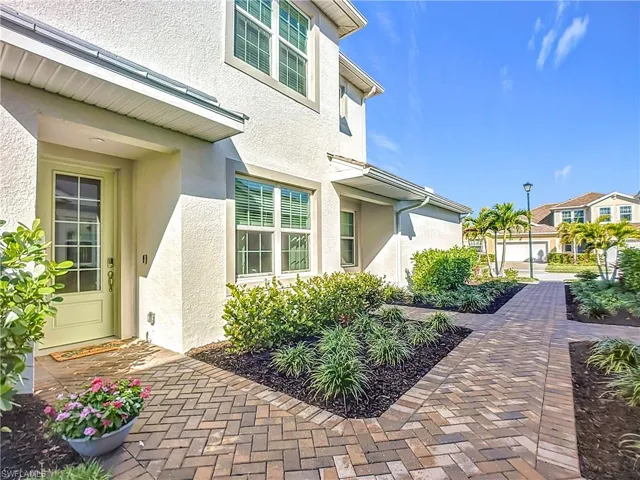4664  Arboretum  CIR, Naples, FL 34112