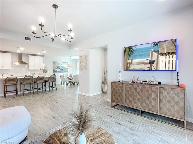 4664  Arboretum  CIR, Naples, FL 34112