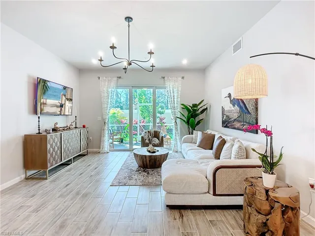 4664  Arboretum  CIR, Naples, FL 34112