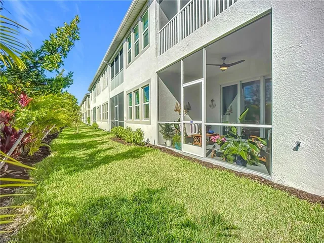 4664  Arboretum  CIR, Naples, FL 34112