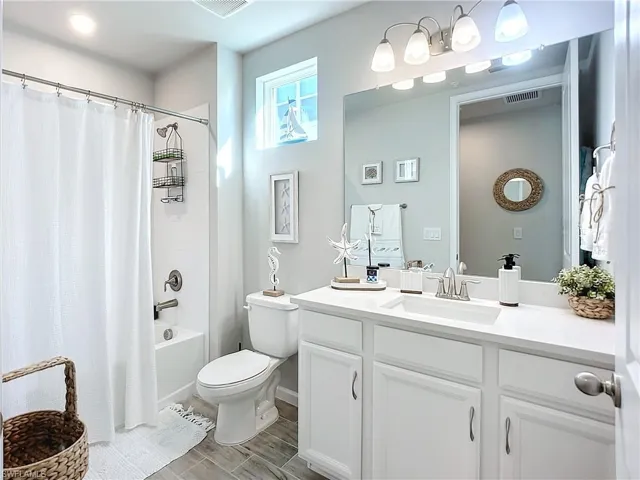 4664  Arboretum  CIR, Naples, FL 34112