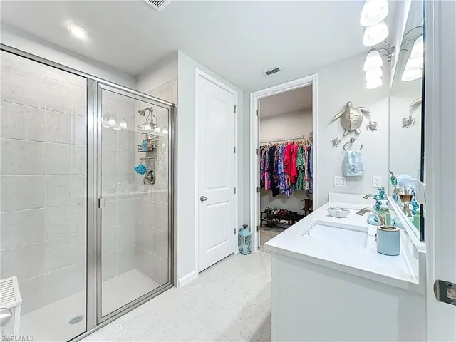 4664  Arboretum  CIR, Naples, FL 34112