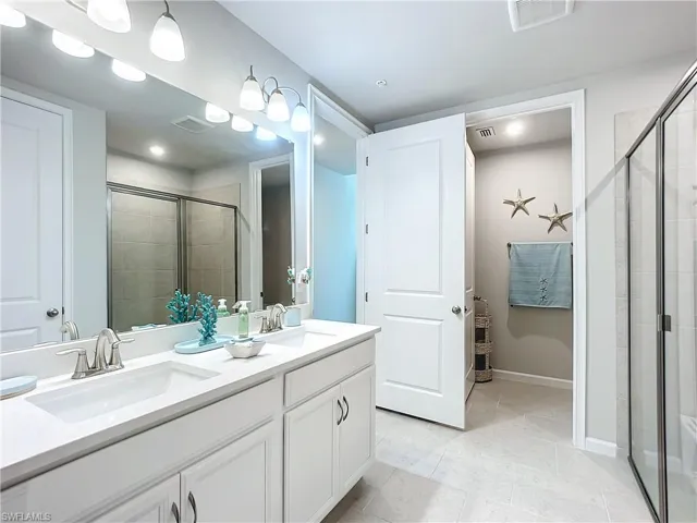 4664  Arboretum  CIR, Naples, FL 34112