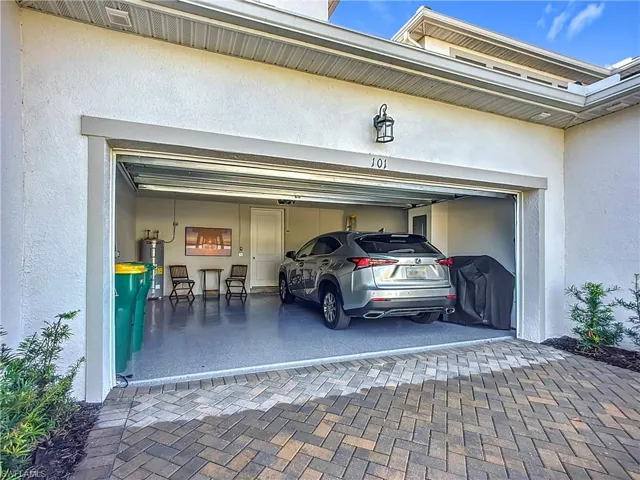 4664  Arboretum  CIR, Naples, FL 34112