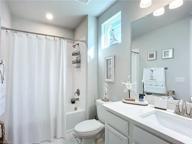 4664  Arboretum  CIR, Naples, FL 34112