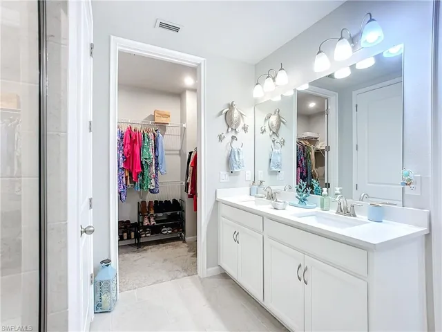 4664  Arboretum  CIR, Naples, FL 34112