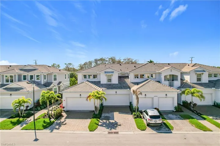 4664  Arboretum  CIR, Naples, FL 34112
