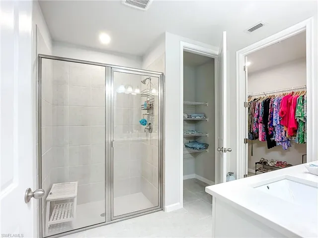 4664  Arboretum  CIR, Naples, FL 34112