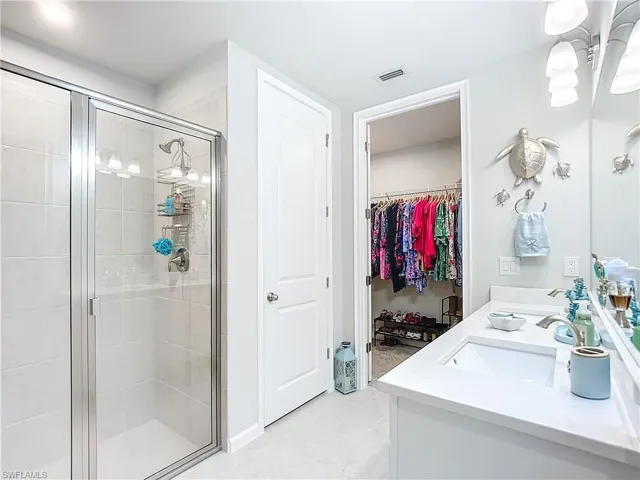 4664  Arboretum  CIR, Naples, FL 34112