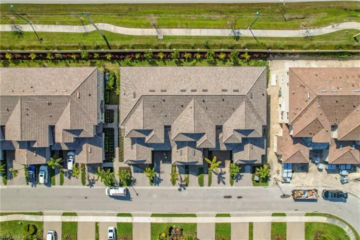 4664  Arboretum  CIR, Naples, FL 34112