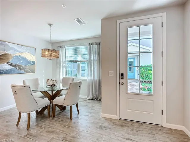4664  Arboretum  CIR, Naples, FL 34112