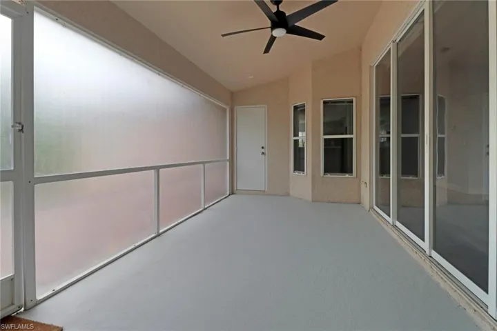 Privacy creen on the patio keeps the patio clean as well. This can easily be changed to a regular screen
