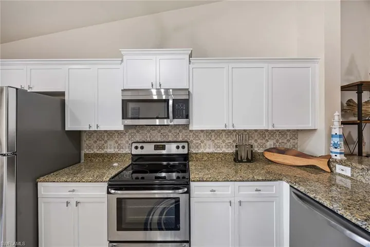 640 Luisa Ln 804-4, Naples, Florida 34104