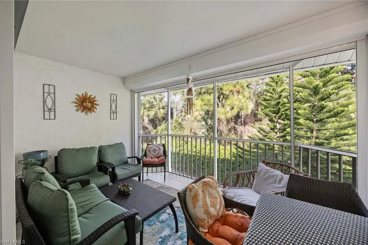 640 Luisa Ln 804-4, Naples, Florida 34104
