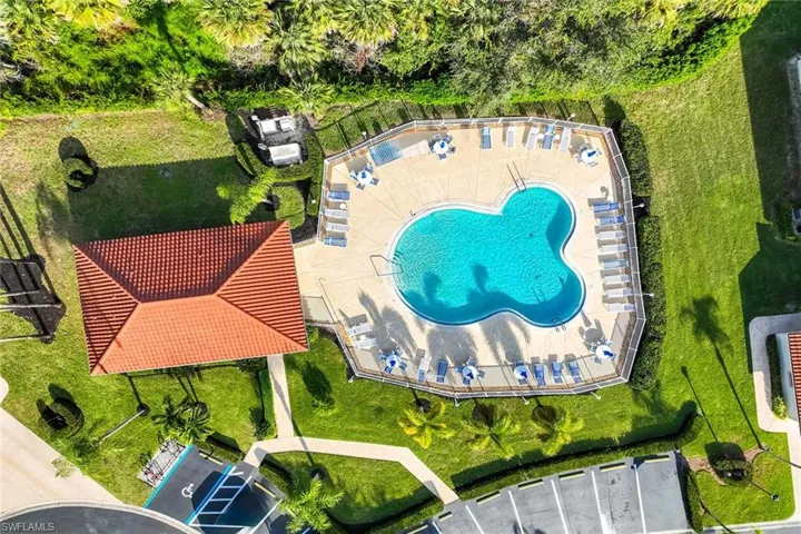 640 Luisa Ln 804-4, Naples, Florida 34104