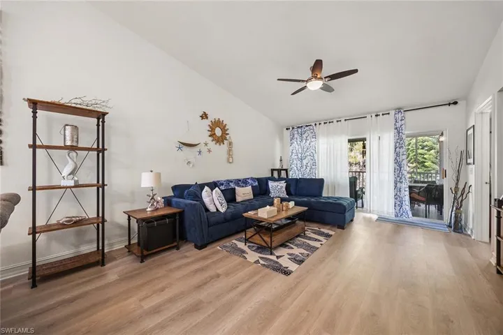 640 Luisa Ln 804-4, Naples, Florida 34104