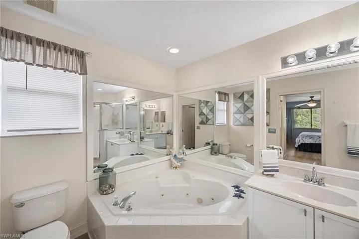 640 Luisa Ln 804-4, Naples, Florida 34104