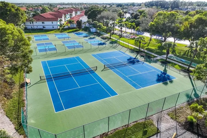 640 Luisa Ln 804-4, Naples, Florida 34104