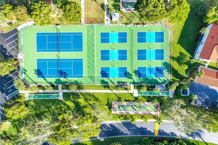 640 Luisa Ln 804-4, Naples, Florida 34104