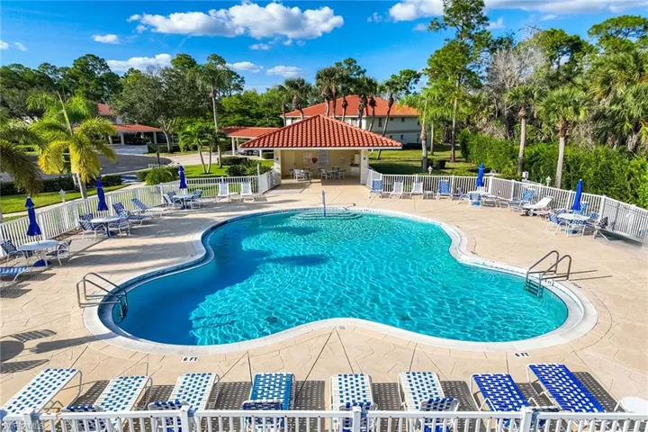 640 Luisa Ln 804-4, Naples, Florida 34104
