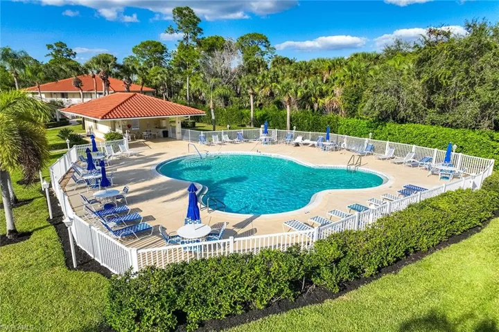640 Luisa Ln 804-4, Naples, Florida 34104