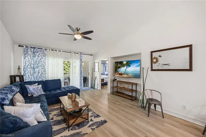 640 Luisa Ln 804-4, Naples, Florida 34104