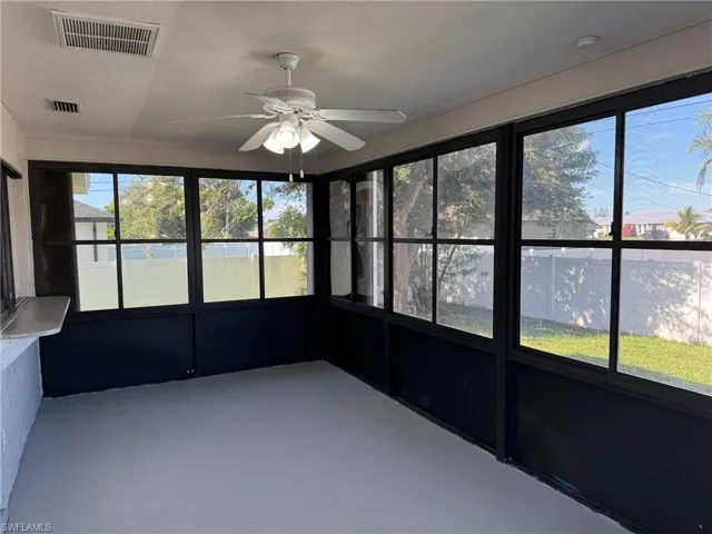 Lanai with ceiling fan