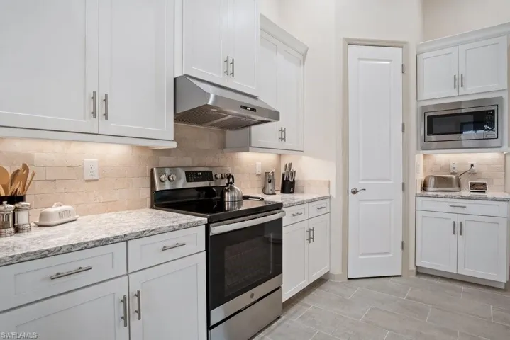 2825 49th Ter, Cape Coral, Florida 33914