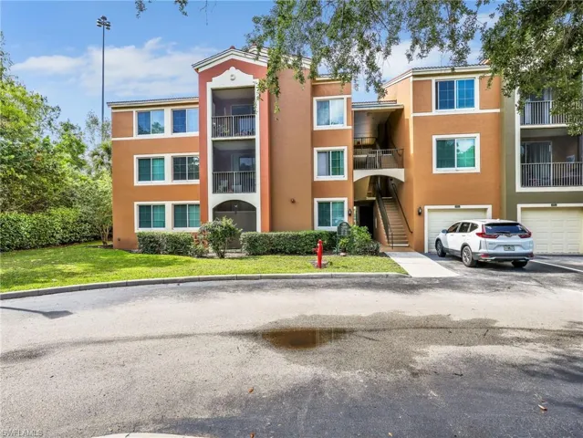 1205  Reserve  WAY, Naples, FL 34105