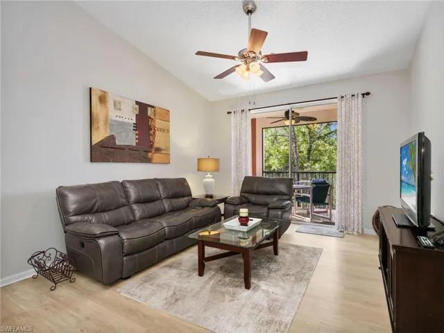 1205  Reserve  WAY, Naples, FL 34105