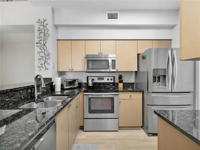 1205  Reserve  WAY, Naples, FL 34105