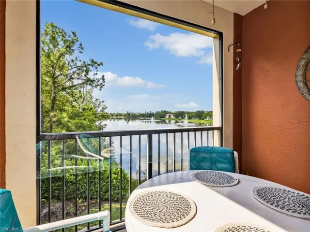 1205  Reserve  WAY, Naples, FL 34105