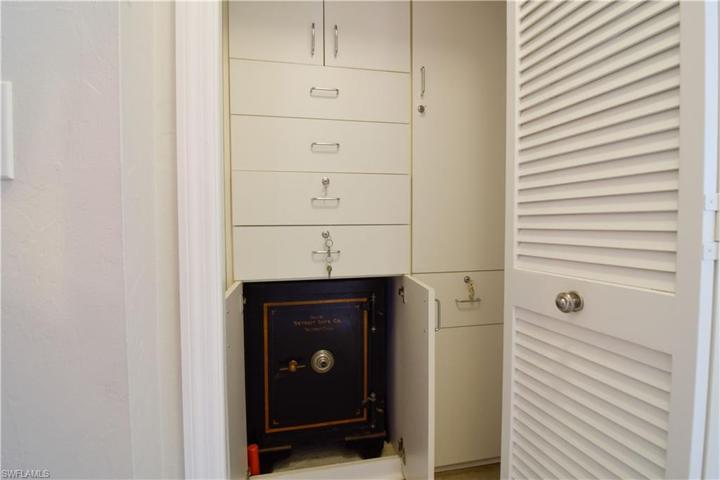 Storage with Safe
