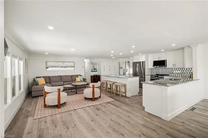 11181 Azalea Ln, Fort Myers Beach, Florida 33931