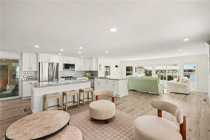 11181 Azalea Ln, Fort Myers Beach, Florida 33931