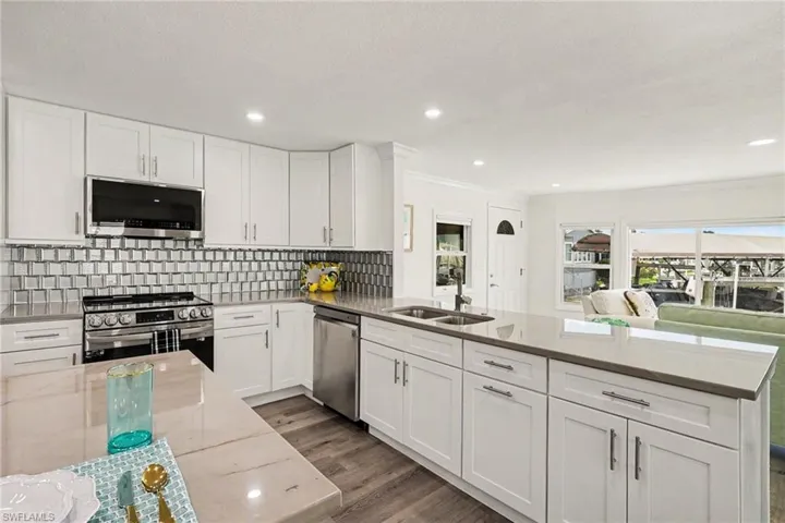11181 Azalea Ln, Fort Myers Beach, Florida 33931