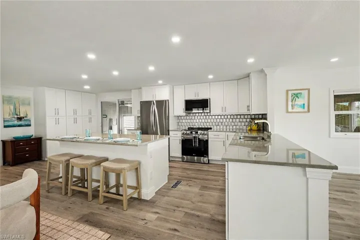 11181 Azalea Ln, Fort Myers Beach, Florida 33931