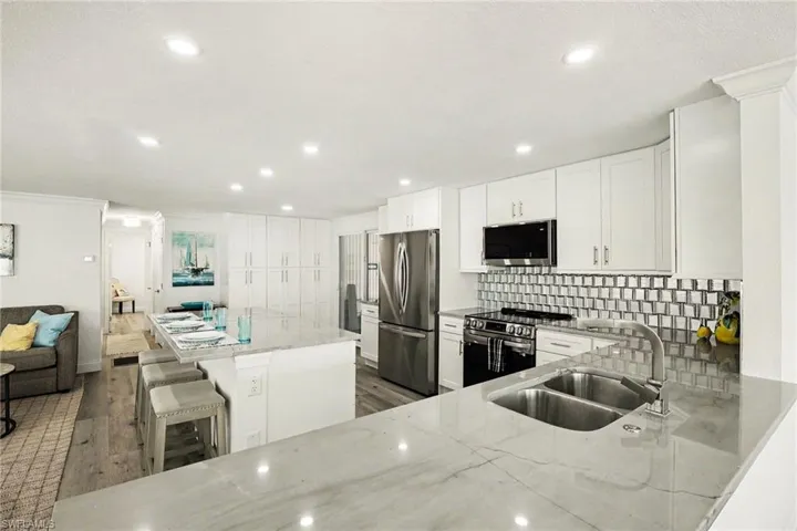 11181 Azalea Ln, Fort Myers Beach, Florida 33931