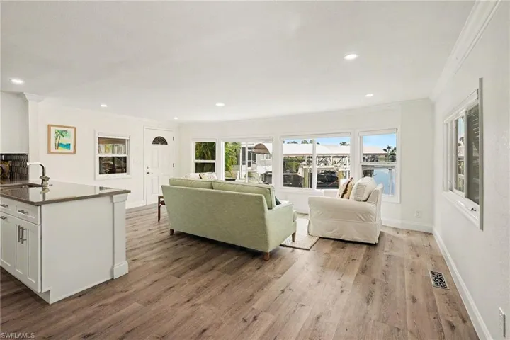11181 Azalea Ln, Fort Myers Beach, Florida 33931