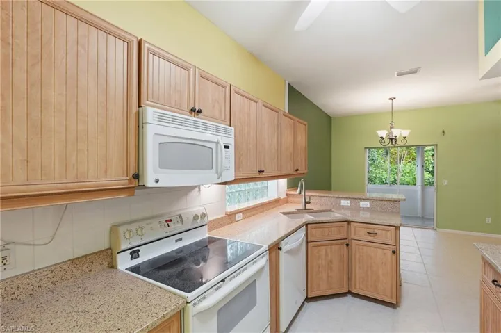 10727 Maui Cir, Estero, Florida 33928