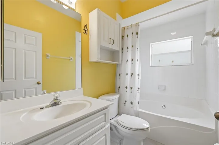 10727 Maui Cir, Estero, Florida 33928