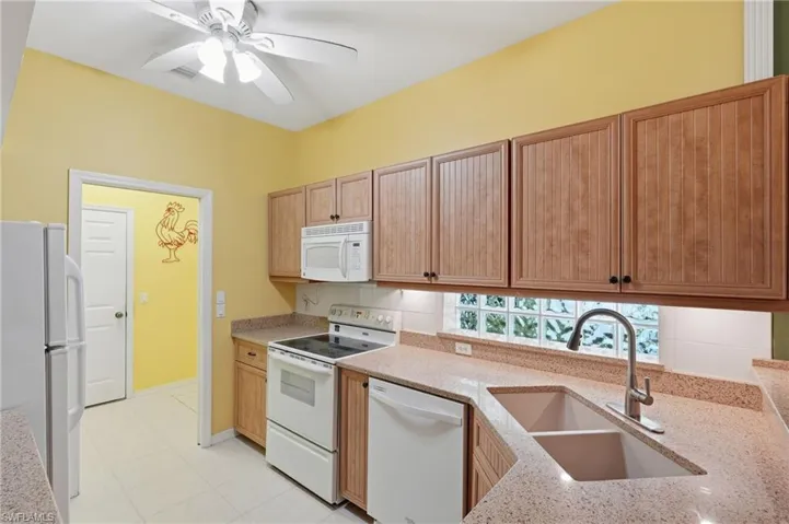 10727 Maui Cir, Estero, Florida 33928