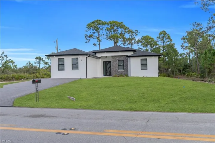 301 E 17th  ST, Lehigh Acres, FL 33972