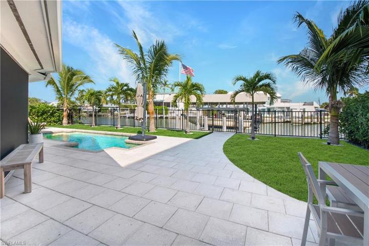 139 Trinidad ST, NAPLES FL 34113
