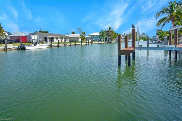 139 Trinidad ST, NAPLES FL 34113